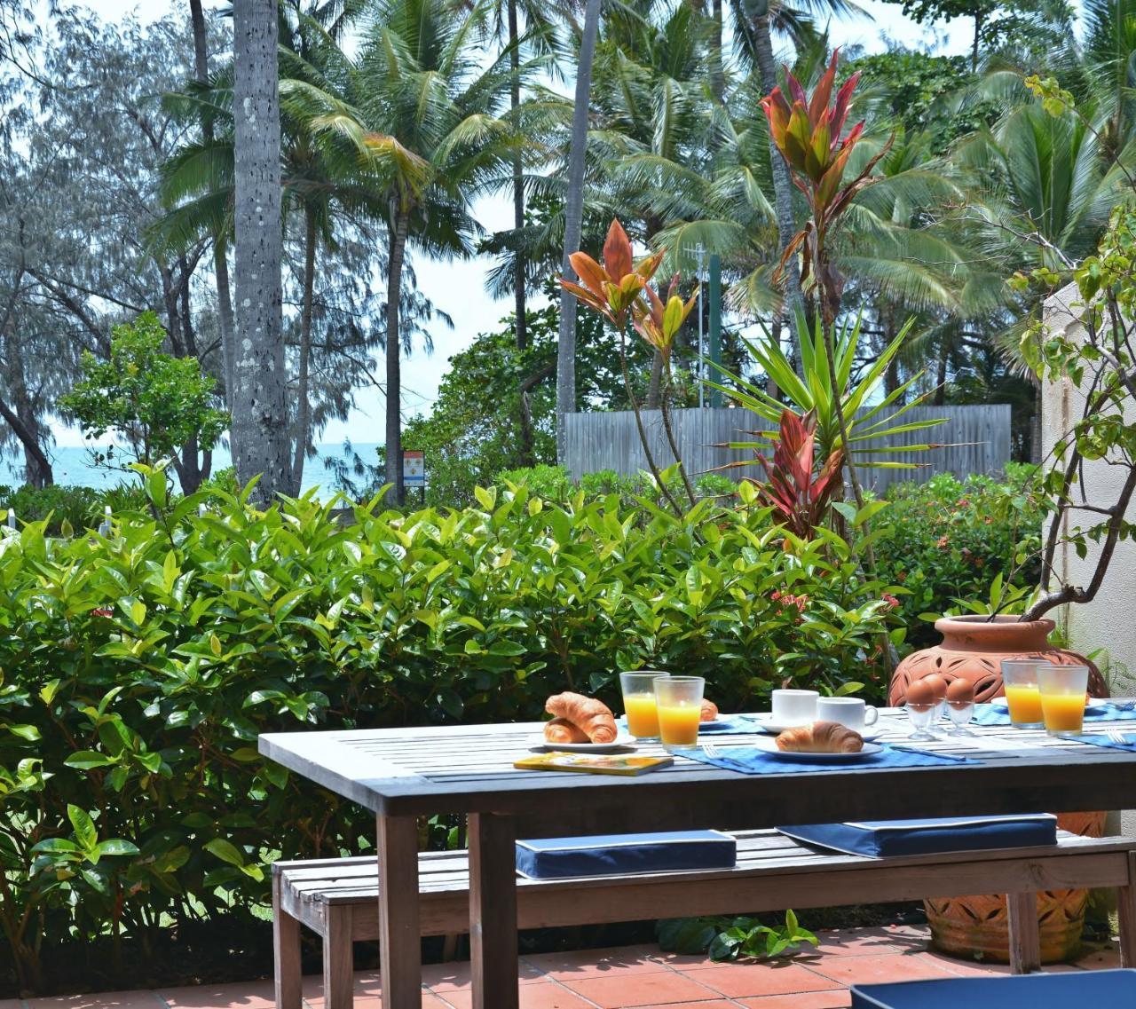 Number 2 On The Beach | Beautiful Beachfront Villa Port Douglas Exterior foto